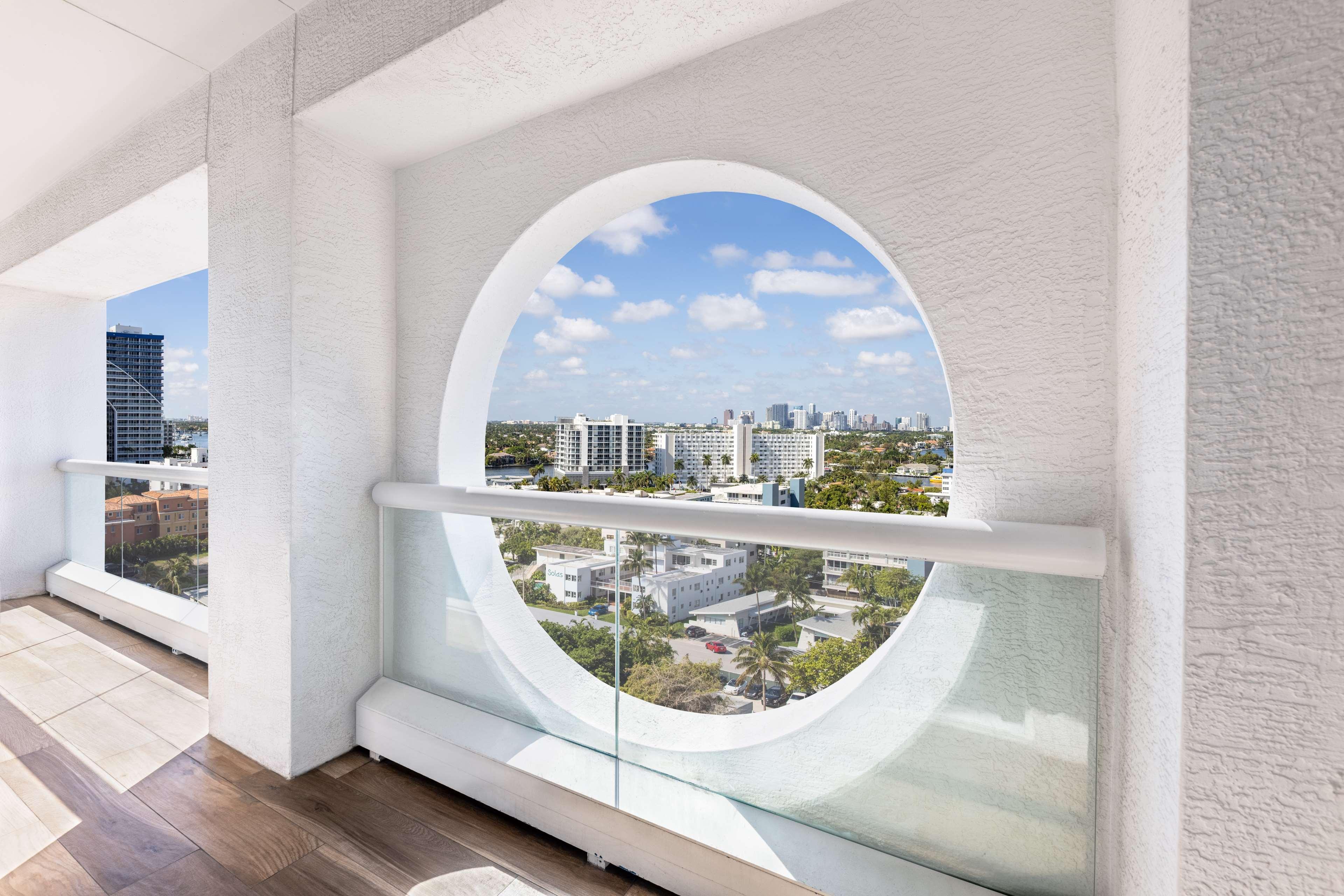 Conrad Fort Lauderdale Beach Bagian luar foto