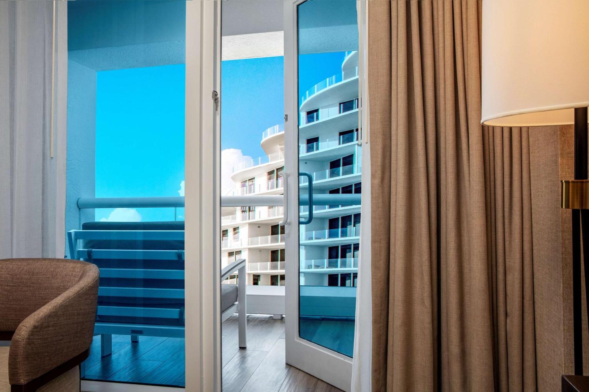 Conrad Fort Lauderdale Beach Bagian luar foto