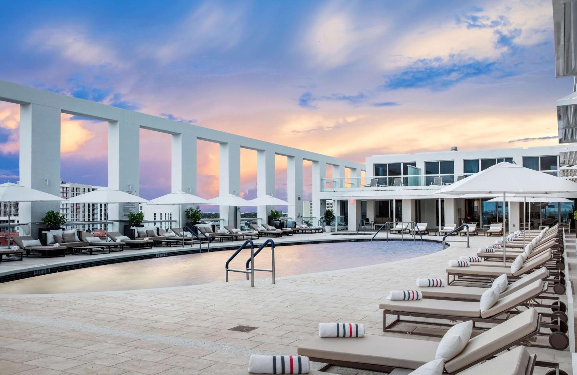 Conrad Fort Lauderdale Beach Bagian luar foto